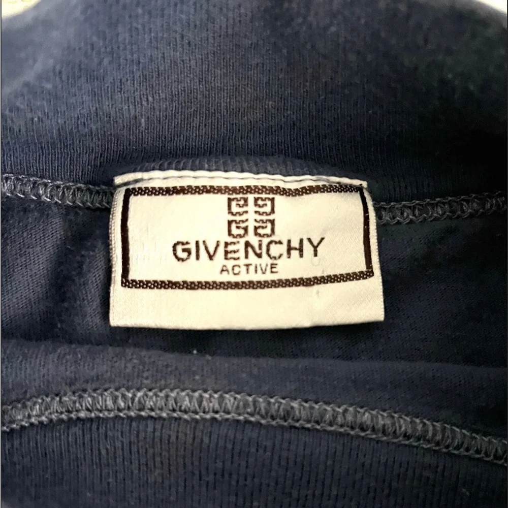 Givenchy Vintage Perfectly Worn-In Sweatshirt - Picture 6 of 6
